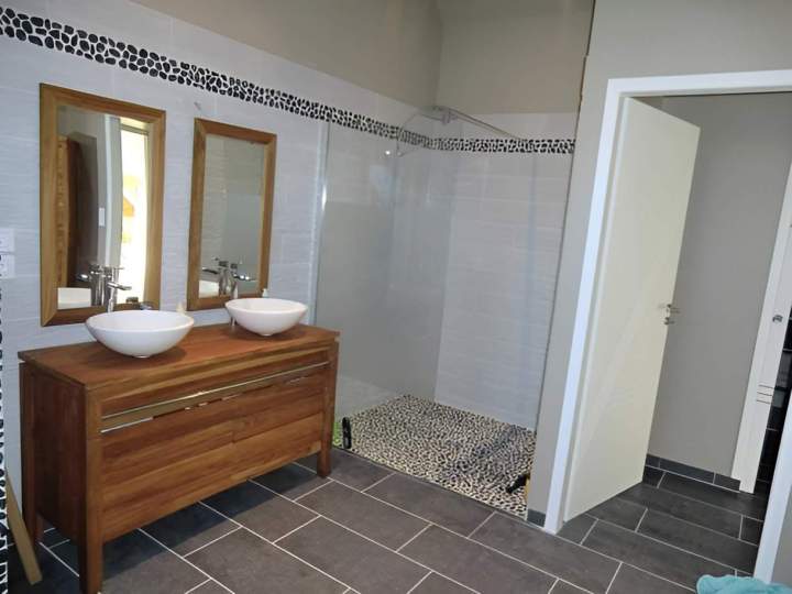 Agencement sur mesure pour boutiques, bureaux et habitations